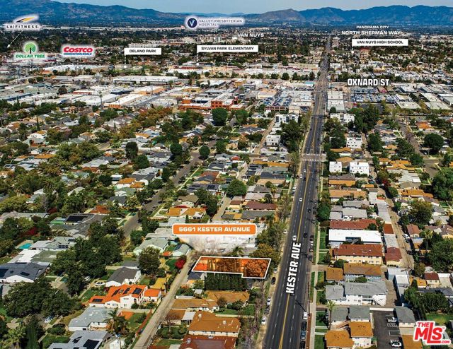 5661 Kester Avenue, Van Nuys CA: https://media.crmls.org/mediaz/e1a8c2f7-db7a-4a09-876c-1b7f6fcf1685.jpg