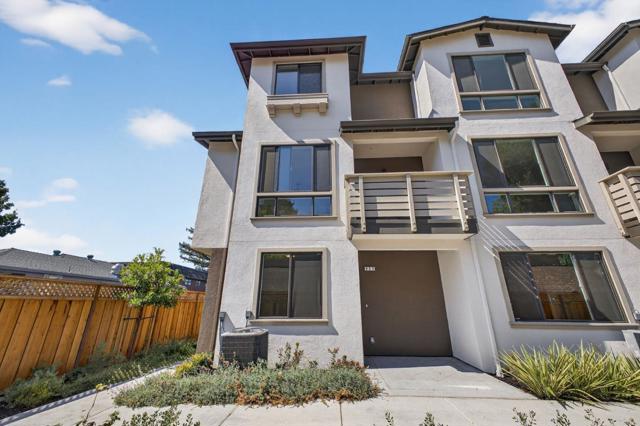 955 Woodside Road, Redwood City CA: https://media.crmls.org/mediaz/e1aa7768-bf00-46bd-9352-1ad0a4e2e636.jpg