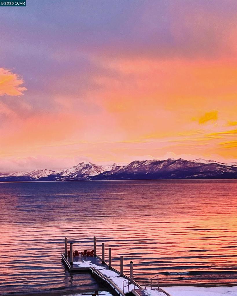 https://media.crmls.org/mediaz/e1aaf56b-2924-4cfc-8367-d531b6f87345.jpg?preset=X-Large
