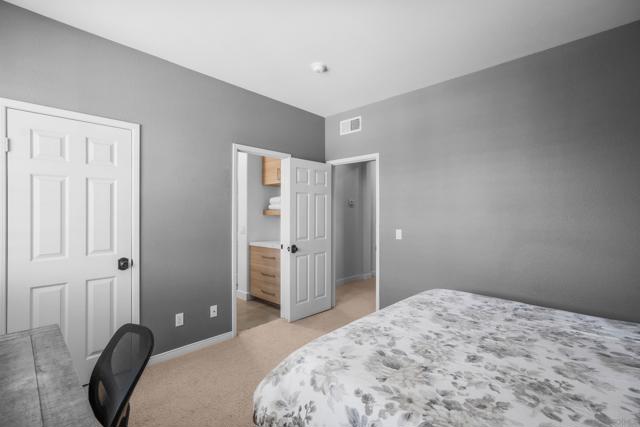 Image 32 of 44 For 923 Merlo Ct