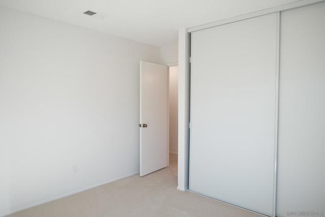 4835 Glenhaven Dr, Oceanside CA: https://media.crmls.org/mediaz/e1ab5aa2-929f-4cce-a6af-3ebc5c88b3c3.jpg