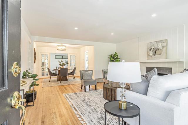 928 Peggy Lane, Menlo Park CA: https://media.crmls.org/mediaz/e1ab781c-92b3-48e5-967d-6ff93d4d4347.jpg