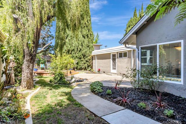 649 Del Roy Court, Campbell CA: https://media.crmls.org/mediaz/e1abcbae-8715-4442-ae3c-5e14c4e2cfab.jpg