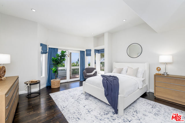 26743 Via Linda Street, Malibu CA: https://media.crmls.org/mediaz/e1abda95-9ddf-4d1b-a044-d5872acfa803.jpg