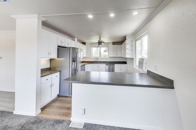 4435 Cambria St, Fremont CA: https://media.crmls.org/mediaz/e1abdcbb-779c-4843-b11f-50722362c41c.jpg