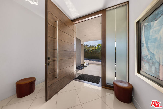 3144 Corda Drive, Los Angeles CA: https://media.crmls.org/mediaz/e1abf9dc-bdcc-421d-a10a-66bcdf663e39.jpg