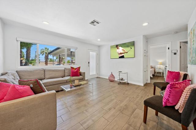 74135 Candlewood Street, Palm Desert CA: https://media.crmls.org/mediaz/e1ac6605-a769-4abb-8806-478b263bafc1.jpg