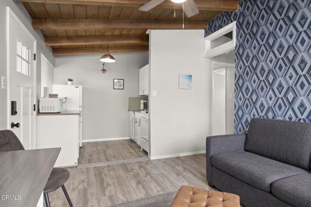 1132 1142 Pittsfield Lane, Ventura CA: https://media.crmls.org/mediaz/e1ac6754-f050-4273-b039-b93edcb16689.jpg