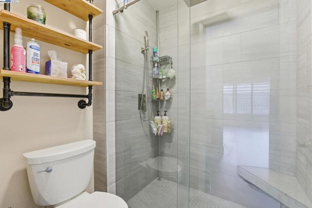 2891 Calle Reynoso, Pleasanton CA: https://media.crmls.org/mediaz/e1ac963f-3bef-476b-bc1c-8fac017bb5e1.jpg