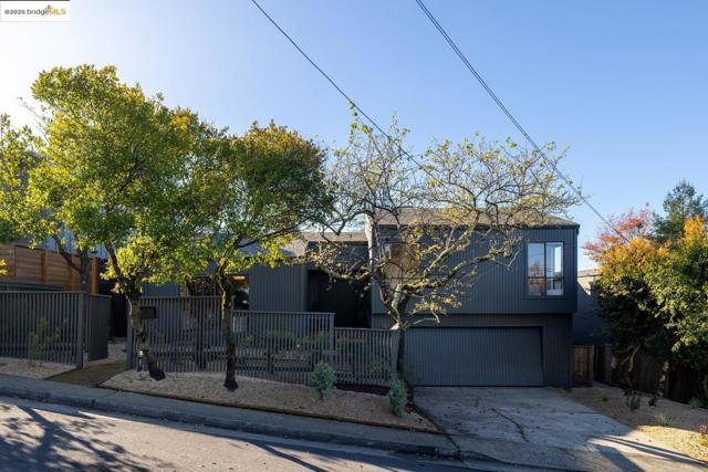 568 Vistamont Ave, Berkeley CA: https://media.crmls.org/mediaz/e1ad3c10-62dd-4e30-b8ff-efe4bcca47e6.jpg