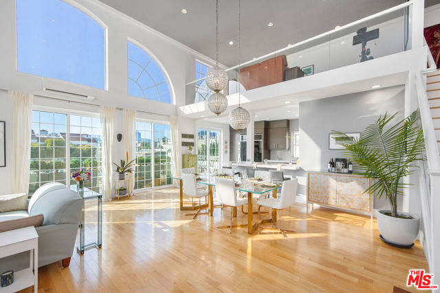 11723 Goshen Avenue, Los Angeles, CA 90049