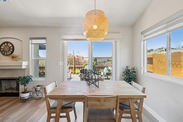 5408 La Salle Way, Vallejo CA: https://media.crmls.org/mediaz/e1ad9037-7b06-47b0-9efa-12cb24e2c605.jpg