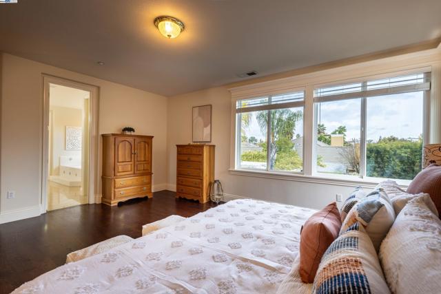 2522 Wood Hollow Dr, Livermore CA: https://media.crmls.org/mediaz/e1ade05e-9da3-4707-adfe-f471e1843148.jpg