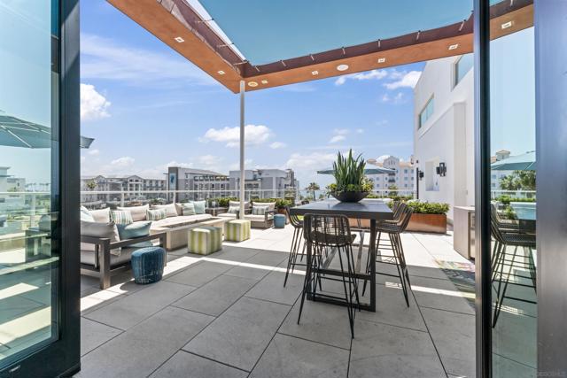 355 N Clevaland Street, Oceanside CA: https://media.crmls.org/mediaz/e1adf040-a682-4675-a1f0-6b37751bb18a.jpg