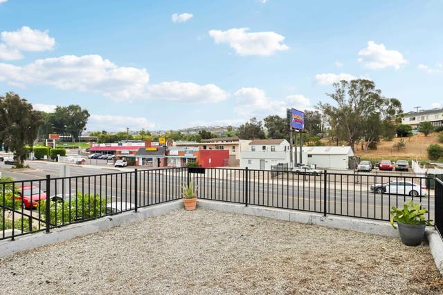 7282 University Ave, La Mesa CA: https://media.crmls.org/mediaz/e1ae6d26-407d-4b95-9a1e-fc5986696d9c.jpg