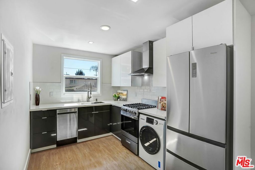 339 Western Avenue, Glendale, CA 91201
