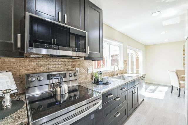 4221 Solar Circle, Union City CA: https://media.crmls.org/mediaz/e1af24e2-6afc-4288-bc9d-641084c687e5.jpg