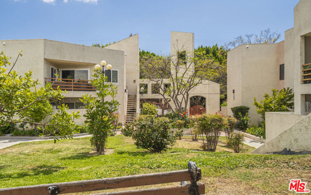 1119 Albany Street, Los Angeles CA: https://media.crmls.org/mediaz/e1af5bf5-71d1-49c7-8d4c-a15294977acd.jpg