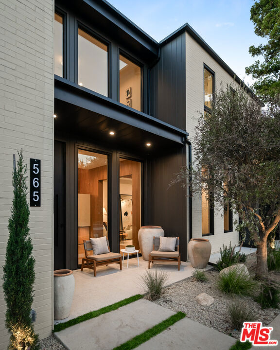 Drew Fenton | 565 Toyopa Drive Pacific Palisades CA | MLS: 7523707 Drew Fenton | 565 Toyopa Drive Pacific Palisades CA | MLS: 7523707