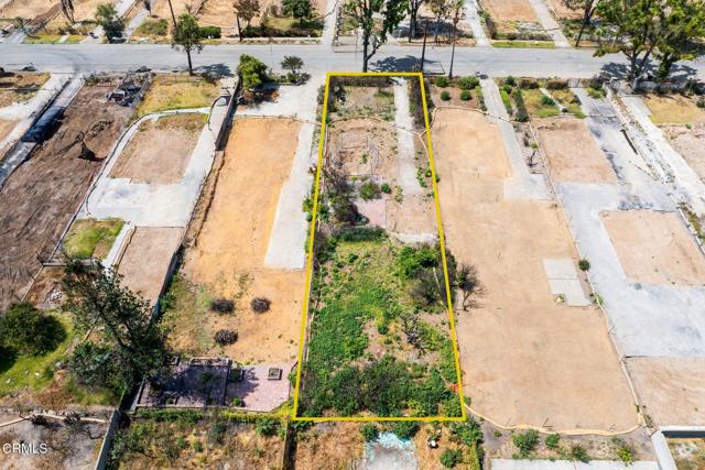 389 W Mendocino Street, Altadena CA: https://media.crmls.org/mediaz/e1afcd9d-568d-49ac-956f-e2a06256be3d.jpg