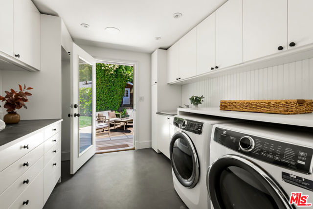 508 GLEN Trail, Topanga CA: https://media.crmls.org/mediaz/e1b12591-1080-4cfd-8b15-12f1b5d503f7.jpg