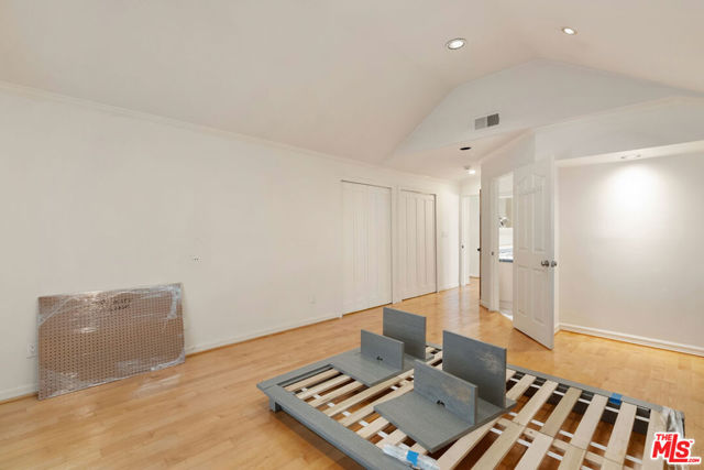 2049 Watson Street, Glendale CA: https://media.crmls.org/mediaz/e1b1fe70-b96f-44b8-89f8-d90b6ae99fa5.jpg