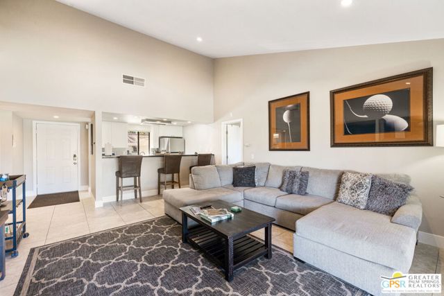 40165 Baltusrol Circle, Palm Desert CA: https://media.crmls.org/mediaz/e1b20ec0-279f-4a8f-b8fb-39ed50ede995.jpg