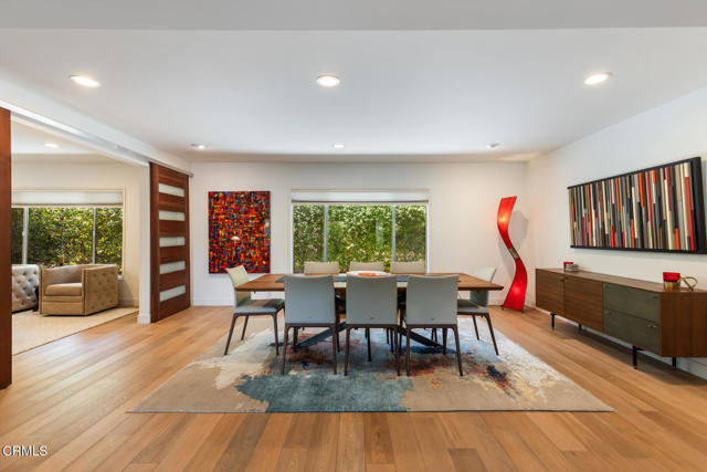 3608 Hampstead Road, La Canada Flintridge CA: https://media.crmls.org/mediaz/e1b25b16-2eb3-4412-bfa5-3f571f039feb.jpg