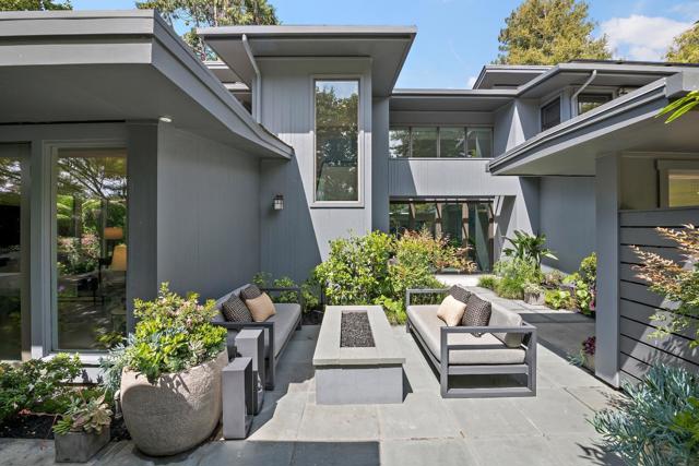 1101 Hamilton Avenue, Palo Alto CA: https://media.crmls.org/mediaz/e1b274f5-5d05-42c4-92e7-3c020f13e37f.jpg