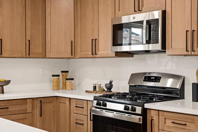 Detail Gallery Image 10 of 34 For 101 Coolwater Dr, San Diego,  CA 92114 - 3 Beds | 2 Baths