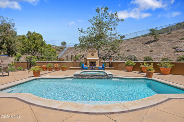 5309 Via Rincon, Newbury Park CA: https://media.crmls.org/mediaz/e1b331a6-3880-4c31-b4f5-bcc438bd8b59.jpg