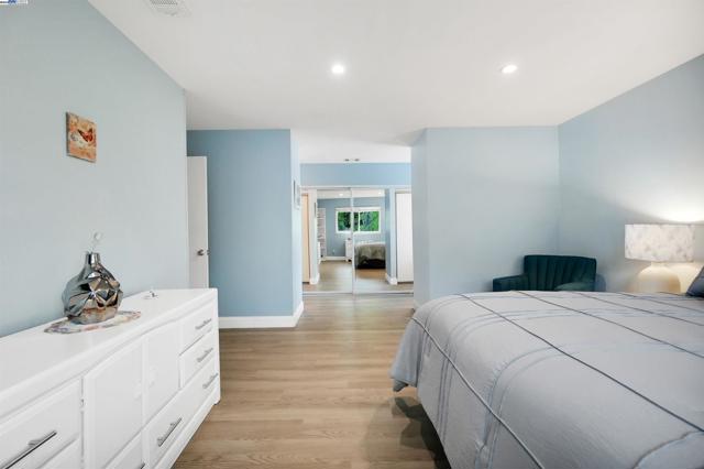 11868 Bloomington Way, Dublin CA: https://media.crmls.org/mediaz/e1b3c7cc-60ec-4be3-b25e-30767461905d.jpg