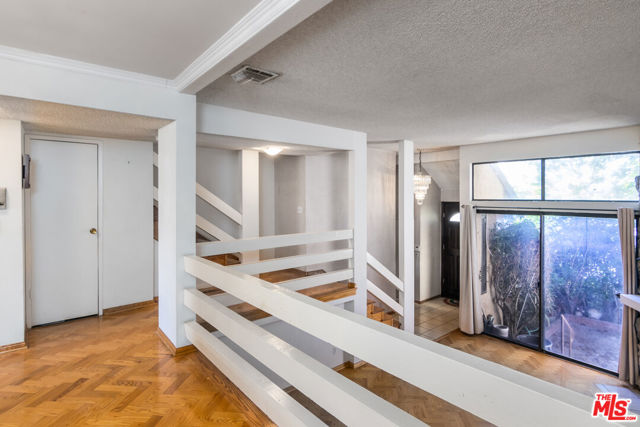 14311 Hartsook Street, Sherman Oaks CA: https://media.crmls.org/mediaz/e1b4c967-1ada-48cc-9106-e944a23b32ed.jpg