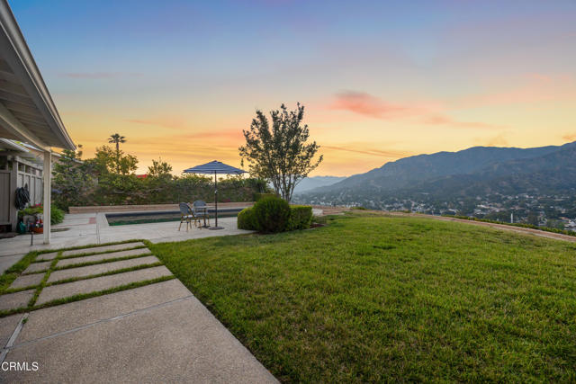 Detail Gallery Image 7 of 69 For 9670 Crystal View Dr., Tujunga,  CA 91042 - 3 Beds | 2 Baths