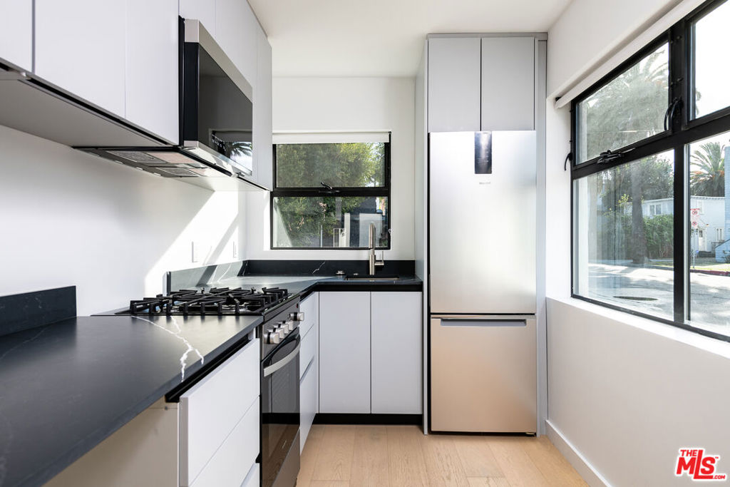 1325 Cabrillo Avenue #12