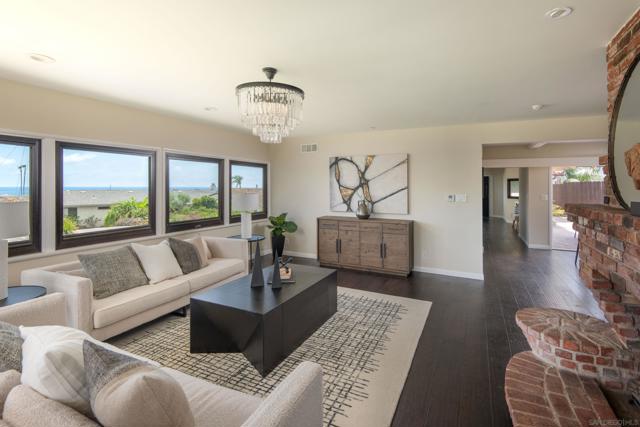 5602 Ladybird Lane, La Jolla CA: https://media.crmls.org/mediaz/e1b5c6a6-4ac6-49d2-8c84-686c8026fbc4.jpg