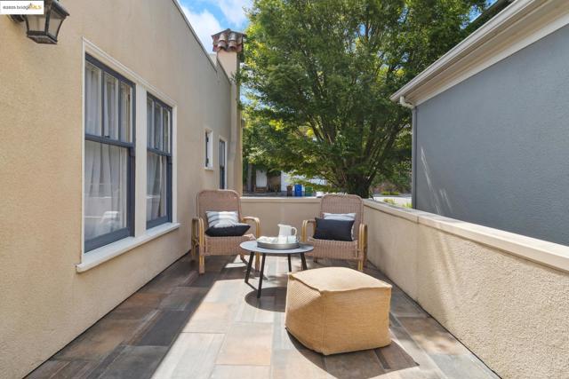 5429 Belgrave Pl., Oakland CA: https://media.crmls.org/mediaz/e1b613a6-7419-4b6d-9f4f-1e931e4529ac.jpg