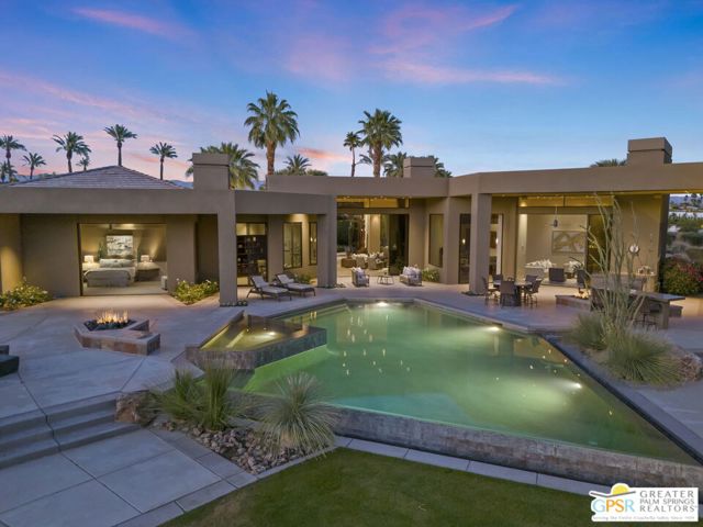 4 Paradise Cove Court, Rancho Mirage CA: https://media.crmls.org/mediaz/e1b6519e-00b4-43b9-a922-1e81d0d6ae00.jpg
