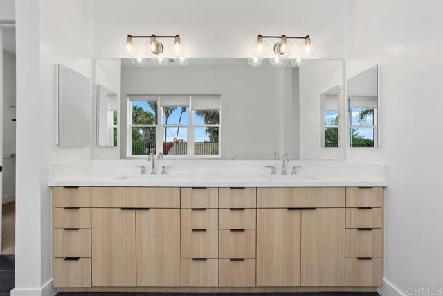 1219 Stonemark place, Vista CA: https://media.crmls.org/mediaz/e1b6833c-5ae6-42a2-b41b-b05f34b6f06b.jpg