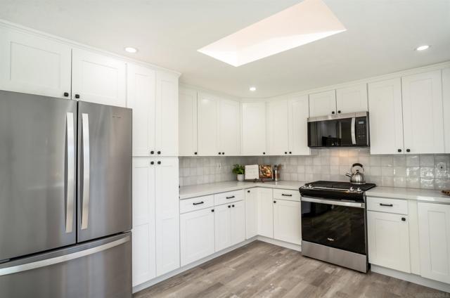 1466 Conway Dr, Escondido CA: https://media.crmls.org/mediaz/e1b80a69-15a3-478f-8749-3f6be614199b.jpg