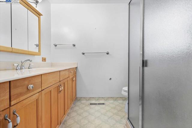 3491 Middleton Ave, Castro Valley CA: https://media.crmls.org/mediaz/e1b83aeb-277d-4ac8-be9e-fc95d68274ce.jpg