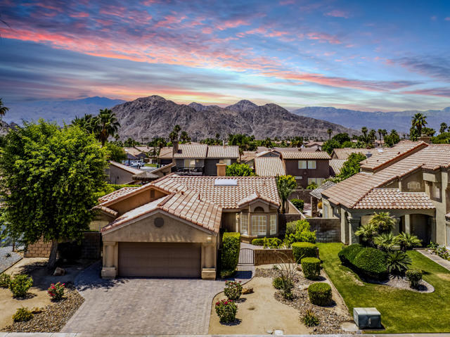 78635 Villeta Drive, La Quinta CA: https://media.crmls.org/mediaz/e1b8b6a7-44a2-431a-bab9-96890723469c.jpg