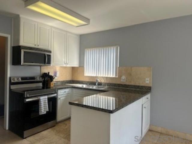 17195 Bernardo Drive, San Diego, California 92127, 2 Bedrooms Bedrooms, ,1 BathroomBathrooms,Condominium,For Sale,Bernardo Drive,240021235SD