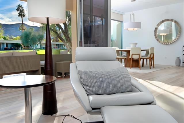 71 Westlake Circle, Palm Springs CA: https://media.crmls.org/mediaz/e1b914ce-15d0-41bf-a9fb-cc06e438473a.jpg