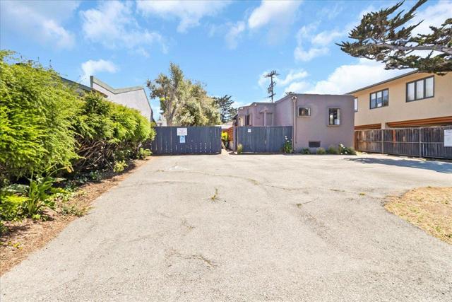 182 El Dorado Street, Monterey CA: https://media.crmls.org/mediaz/e1b9d1c3-42d6-4ef9-a7f6-ca4818836a63.jpg