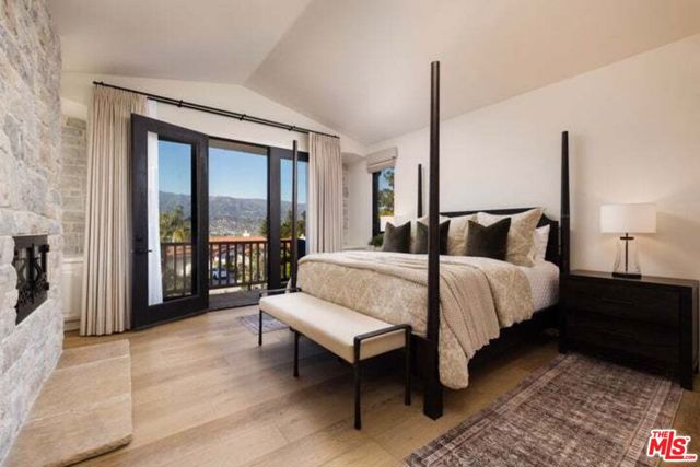 Primary Suite w/ doors to outside