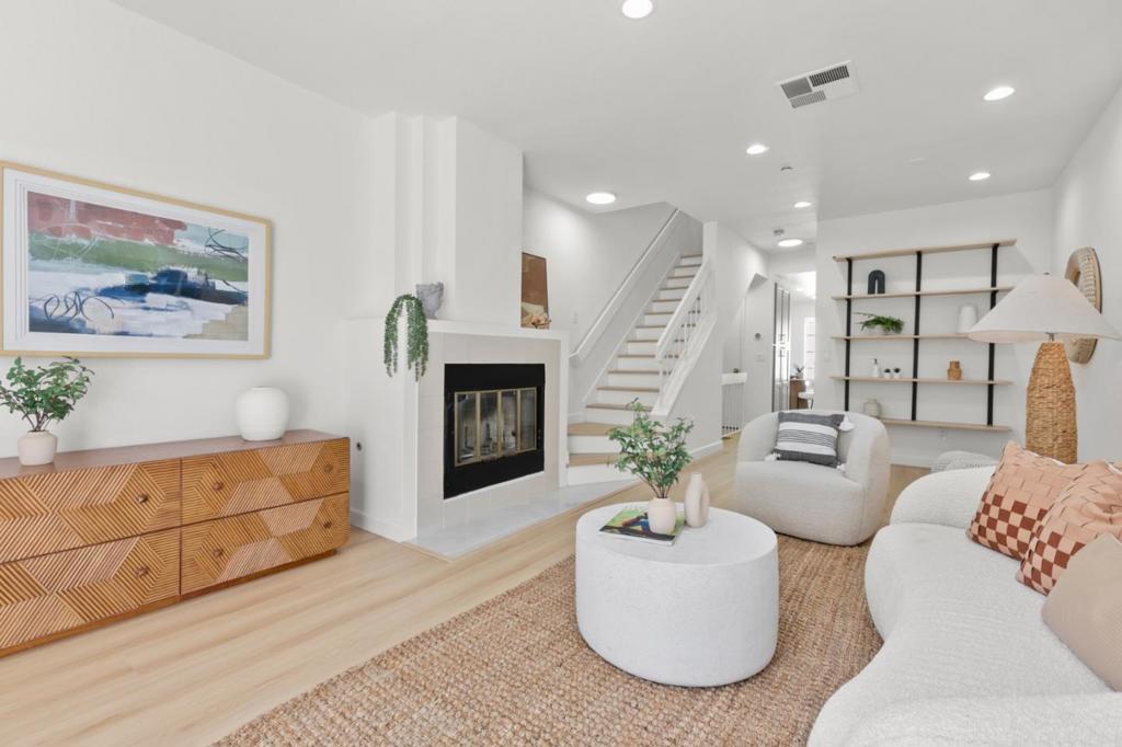 975 Belmont Terrace #2