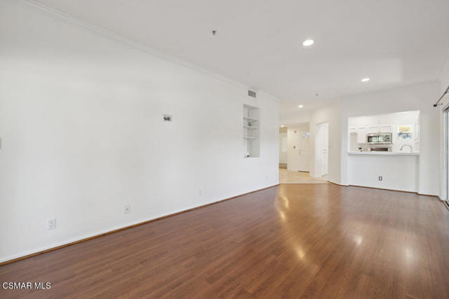 2732 Borchard Road, Newbury Park CA: https://media.crmls.org/mediaz/e1bb6a3a-c85e-4c7c-a99a-ec1b555bc4e2.jpg