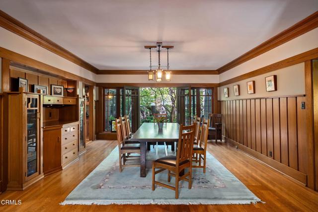 1327 S Oak Knoll Avenue, Pasadena CA: https://media.crmls.org/mediaz/e1bbe53d-26d9-4be7-871e-58e666ab91be.jpg
