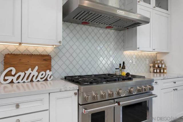 12410 Aria Ct, Poway CA: https://media.crmls.org/mediaz/e1bc6e44-7fdf-484c-9e1f-02fdac3328e5.jpg